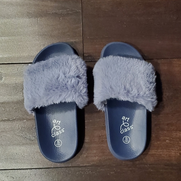 Fur Slides For Girls - Picture 2 of 4